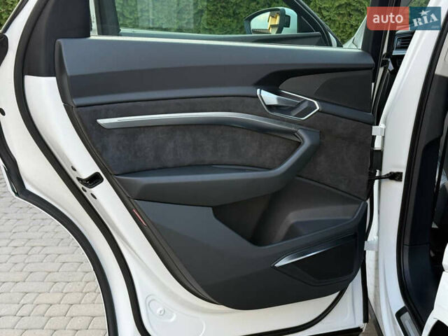 Белый Ауди E-Tron, объемом двигателя 0 л и пробегом 198 тыс. км за 27400 $, фото 31 на Automoto.ua