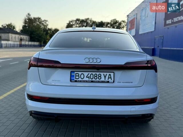 Белый Ауди E-Tron, объемом двигателя 0 л и пробегом 56 тыс. км за 45500 $, фото 3 на Automoto.ua