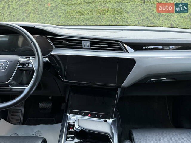 Белый Ауди E-Tron, объемом двигателя 0 л и пробегом 198 тыс. км за 27700 $, фото 86 на Automoto.ua