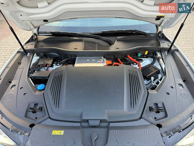 Белый Ауди E-Tron, объемом двигателя 0 л и пробегом 198 тыс. км за 27400 $, фото 103 на Automoto.ua