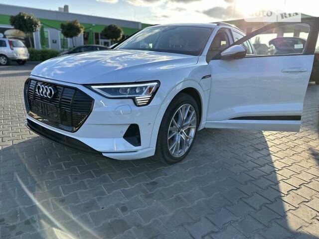 Белый Ауди E-Tron, объемом двигателя 0 л и пробегом 32 тыс. км за 40555 $, фото 1 на Automoto.ua