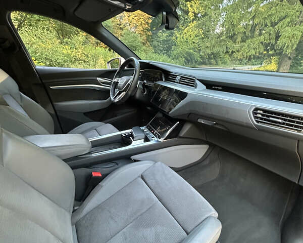 Белый Ауди E-Tron, объемом двигателя 0 л и пробегом 111 тыс. км за 30900 $, фото 45 на Automoto.ua