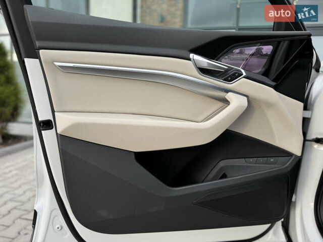 Ауди E-Tron 2020 в Тернополе на Automoto.ua Белый Ауди E-Tron, объемом двигателя 0 л и пробегом 98 тыс. км за 29999 $, фото 62 на Automoto.ua