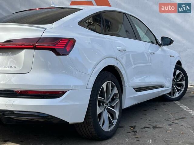 Белый Ауди E-Tron, объемом двигателя 0 л и пробегом 16 тыс. км за 46990 $, фото 25 на Automoto.ua
