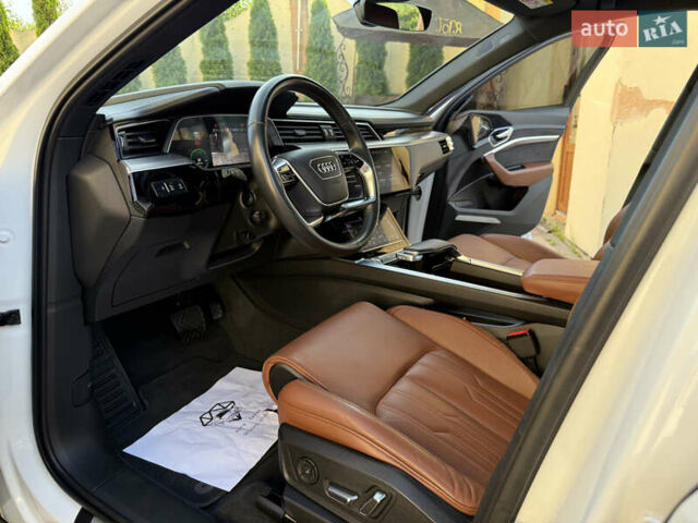 Ауди E-Tron 2020 в Дрогобыче на Automoto.ua Белый Ауди E-Tron, объемом двигателя 0 л и пробегом 156 тыс. км за 29900 $, фото 48 на Automoto.ua