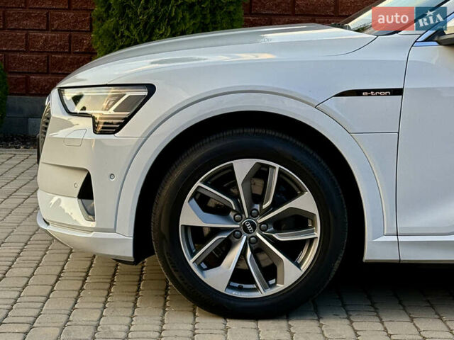 Белый Ауди E-Tron, объемом двигателя 0 л и пробегом 198 тыс. км за 27800 $, фото 6 на Automoto.ua