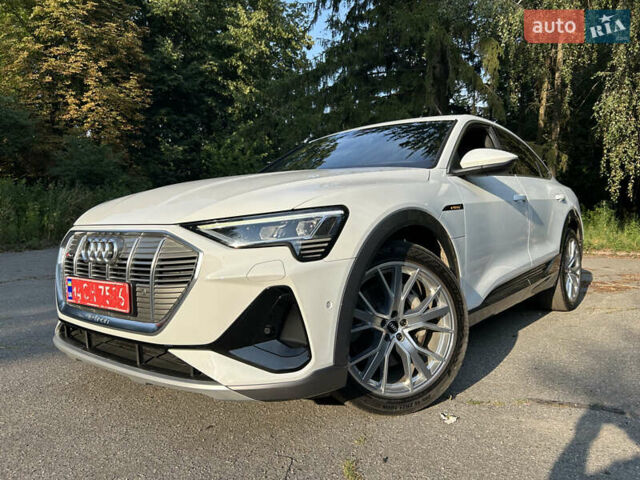 Белый Ауди E-Tron, объемом двигателя 0 л и пробегом 111 тыс. км за 30900 $, фото 1 на Automoto.ua