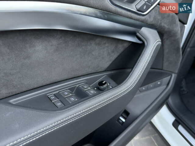 Белый Ауди E-Tron, объемом двигателя 0 л и пробегом 128 тыс. км за 26300 $, фото 19 на Automoto.ua