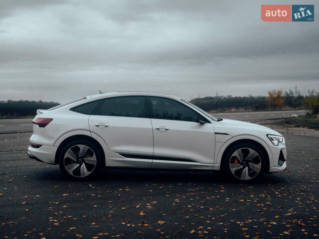Белый Ауди E-Tron, объемом двигателя 0 л и пробегом 53 тыс. км за 41000 $, фото 13 на Automoto.ua