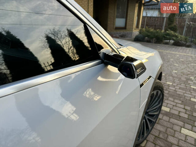 Белый Ауди E-Tron, объемом двигателя 0 л и пробегом 76 тыс. км за 30500 $, фото 5 на Automoto.ua