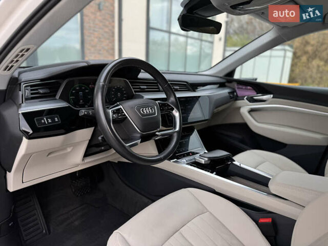 Ауди E-Tron 2020 в Тернополе на Automoto.ua Белый Ауди E-Tron, объемом двигателя 0 л и пробегом 98 тыс. км за 29999 $, фото 67 на Automoto.ua