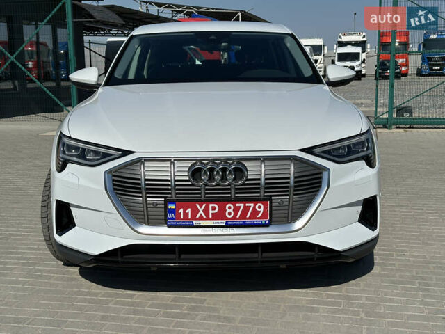 Белый Ауди E-Tron, объемом двигателя 0 л и пробегом 181 тыс. км за 21785 $, фото 1 на Automoto.ua