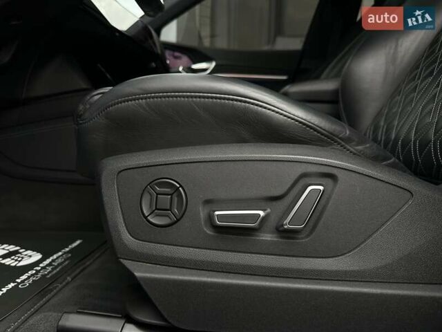 Белый Ауди E-Tron, объемом двигателя 0 л и пробегом 100 тыс. км за 36500 $, фото 37 на Automoto.ua