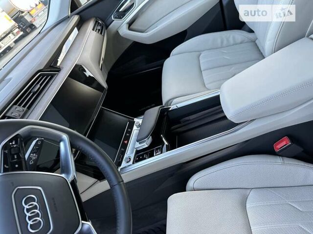 Белый Ауди E-Tron, объемом двигателя 0 л и пробегом 42 тыс. км за 43750 $, фото 30 на Automoto.ua