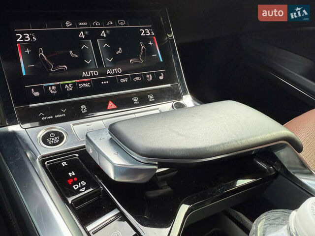 Белый Ауди E-Tron, объемом двигателя 0 л и пробегом 104 тыс. км за 33200 $, фото 41 на Automoto.ua