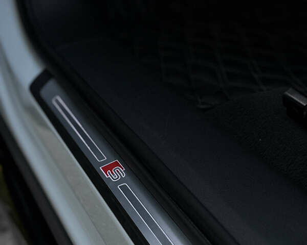 Белый Ауди E-Tron, объемом двигателя 0 л и пробегом 95 тыс. км за 39999 $, фото 6 на Automoto.ua