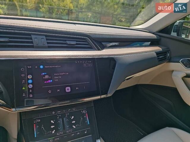 Белый Ауди E-Tron, объемом двигателя 0 л и пробегом 92 тыс. км за 32500 $, фото 18 на Automoto.ua