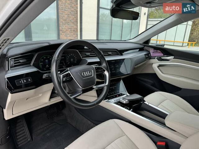 Білий Ауді E-Tron, об'ємом двигуна 0 л та пробігом 98 тис. км за 29700 $, фото 66 на Automoto.ua
