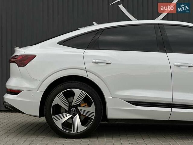 Белый Ауди E-Tron, объемом двигателя 0 л и пробегом 100 тыс. км за 36500 $, фото 9 на Automoto.ua