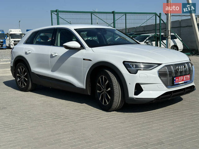 Белый Ауди E-Tron, объемом двигателя 0 л и пробегом 181 тыс. км за 21785 $, фото 2 на Automoto.ua