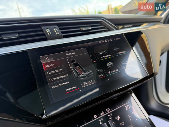 Ауди E-Tron 2020 в Дрогобыче на Automoto.ua Белый Ауди E-Tron, объемом двигателя 0 л и пробегом 156 тыс. км за 29900 $, фото 58 на Automoto.ua