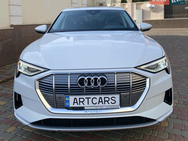 Білий Ауді E-Tron, об'ємом двигуна 0 л та пробігом 56 тис. км за 35900 $, фото 9 на Automoto.ua