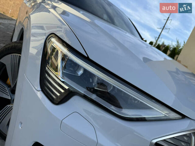 Ауди E-Tron 2020 в Дрогобыче на Automoto.ua Белый Ауди E-Tron, объемом двигателя 0 л и пробегом 156 тыс. км за 29900 $, фото 4 на Automoto.ua