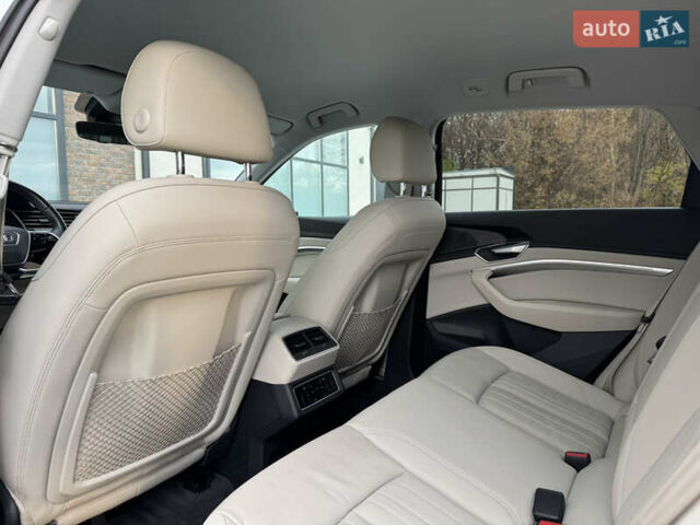 Білий Ауді E-Tron, об'ємом двигуна 0 л та пробігом 98 тис. км за 29700 $, фото 81 на Automoto.ua