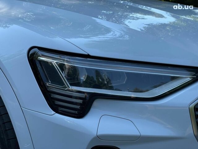 Белый Ауди E-Tron, объемом двигателя 0 л и пробегом 93 тыс. км за 31440 $, фото 14 на Automoto.ua