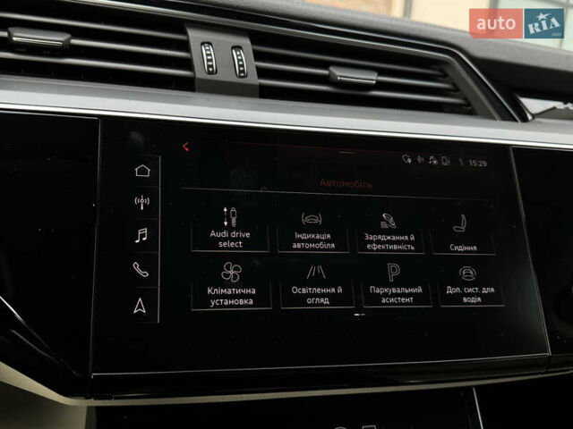 Білий Ауді E-Tron, об'ємом двигуна 0 л та пробігом 98 тис. км за 29700 $, фото 87 на Automoto.ua