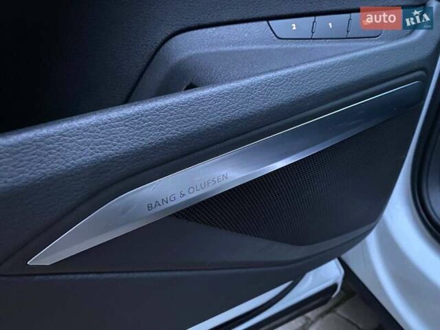 Білий Ауді E-Tron, об'ємом двигуна 0 л та пробігом 55 тис. км за 29400 $, фото 11 на Automoto.ua
