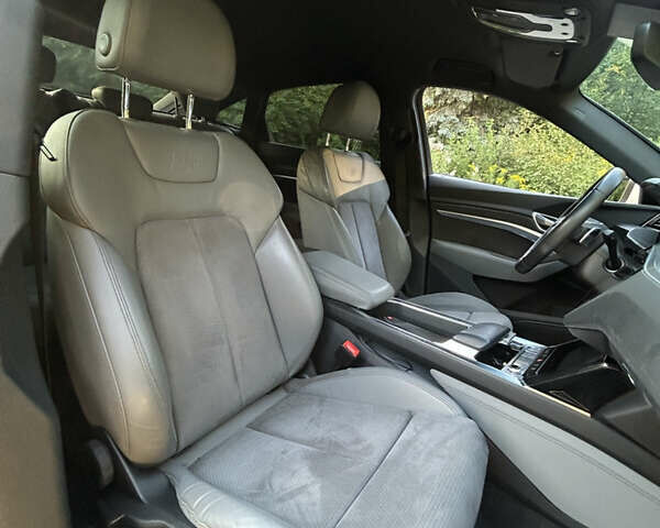 Белый Ауди E-Tron, объемом двигателя 0 л и пробегом 111 тыс. км за 30900 $, фото 43 на Automoto.ua