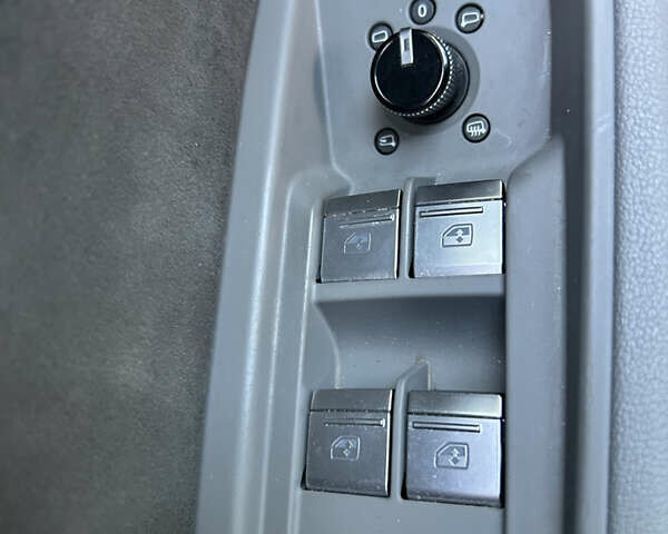 Белый Ауди E-Tron, объемом двигателя 0 л и пробегом 111 тыс. км за 30900 $, фото 42 на Automoto.ua