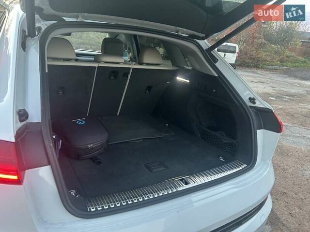 Белый Ауди E-Tron, объемом двигателя 0 л и пробегом 102 тыс. км за 29500 $, фото 14 на Automoto.ua