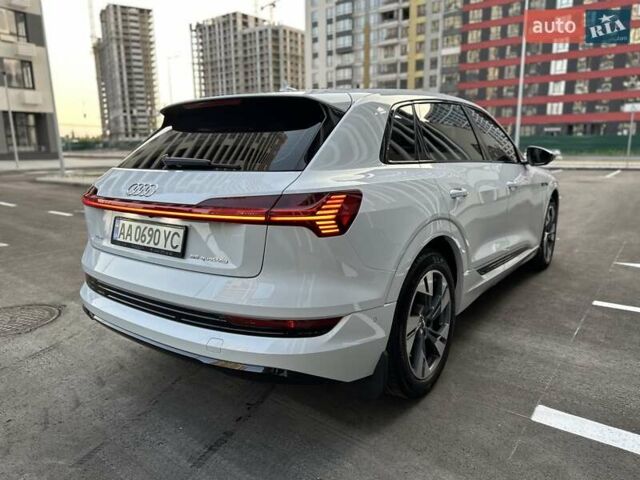 Білий Ауді E-Tron, об'ємом двигуна 0 л та пробігом 41 тис. км за 37500 $, фото 7 на Automoto.ua