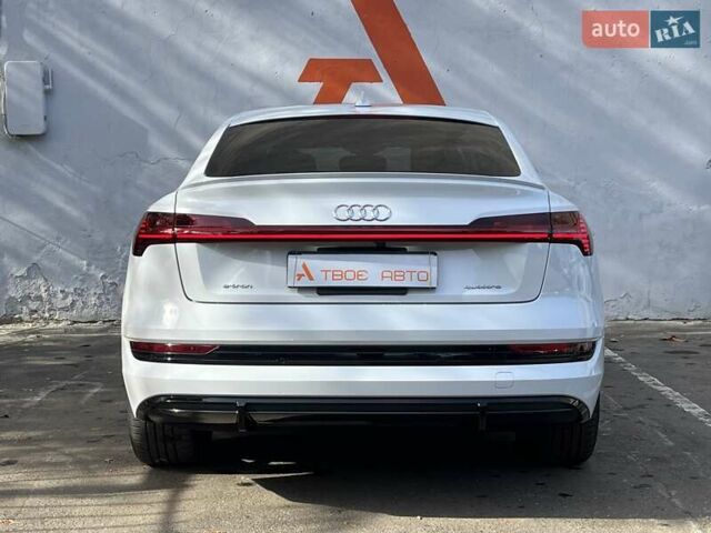 Белый Ауди E-Tron, объемом двигателя 0 л и пробегом 16 тыс. км за 46990 $, фото 26 на Automoto.ua
