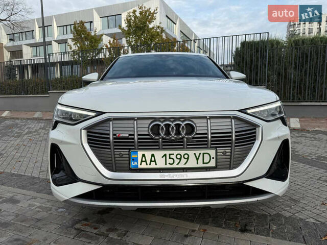 Белый Ауди E-Tron, объемом двигателя 0 л и пробегом 104 тыс. км за 33200 $, фото 2 на Automoto.ua