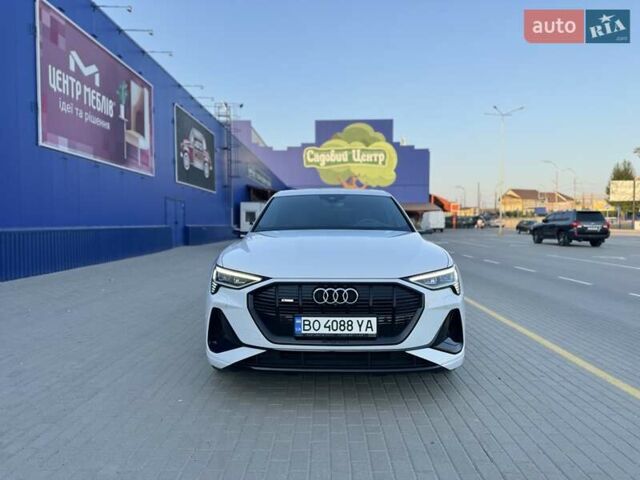 Белый Ауди E-Tron, объемом двигателя 0 л и пробегом 56 тыс. км за 45500 $, фото 7 на Automoto.ua