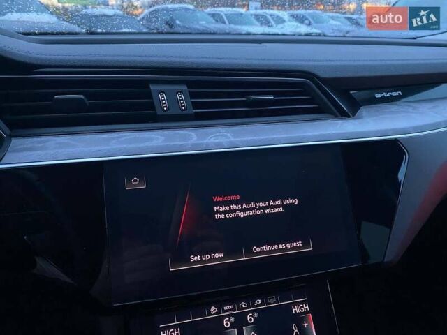 Білий Ауді E-Tron, об'ємом двигуна 0 л та пробігом 55 тис. км за 29400 $, фото 14 на Automoto.ua