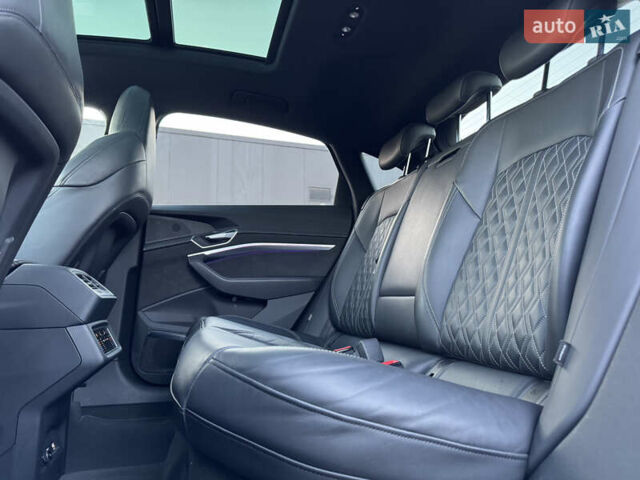 Белый Ауди E-Tron, объемом двигателя 0 л и пробегом 77 тыс. км за 37900 $, фото 42 на Automoto.ua