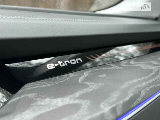 Белый Ауди E-Tron, объемом двигателя 0 л и пробегом 44 тыс. км за 63500 $, фото 94 на Automoto.ua