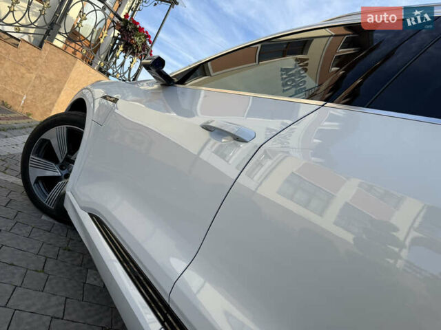 Ауди E-Tron 2020 в Дрогобыче на Automoto.ua Белый Ауди E-Tron, объемом двигателя 0 л и пробегом 156 тыс. км за 29900 $, фото 36 на Automoto.ua