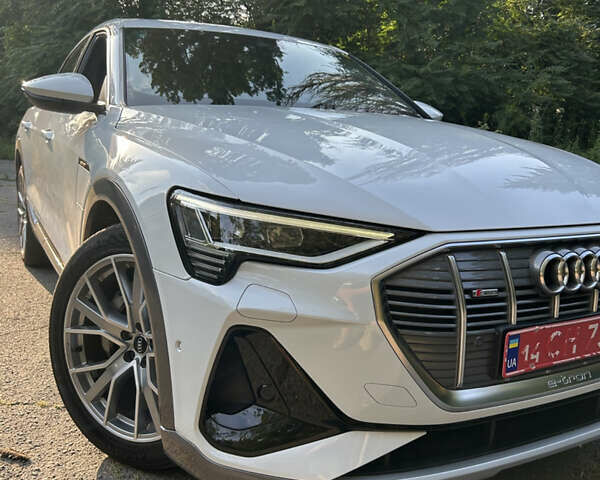 Белый Ауди E-Tron, объемом двигателя 0 л и пробегом 111 тыс. км за 30900 $, фото 5 на Automoto.ua