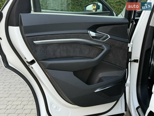 Белый Ауди E-Tron, объемом двигателя 0 л и пробегом 198 тыс. км за 27700 $, фото 33 на Automoto.ua
