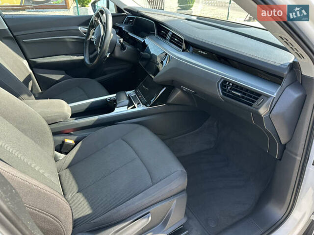 Белый Ауди E-Tron, объемом двигателя 0 л и пробегом 181 тыс. км за 21785 $, фото 18 на Automoto.ua