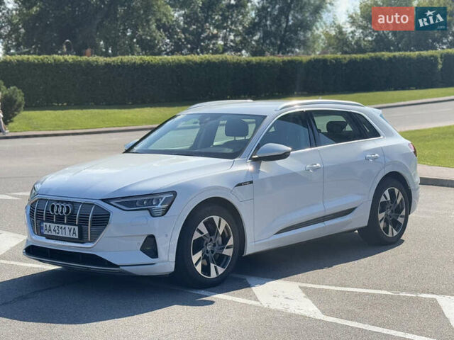 Белый Ауди E-Tron, объемом двигателя 0 л и пробегом 54 тыс. км за 31900 $, фото 8 на Automoto.ua