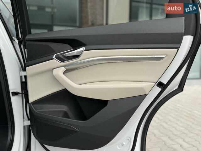 Ауди E-Tron 2020 в Тернополе на Automoto.ua Белый Ауди E-Tron, объемом двигателя 0 л и пробегом 98 тыс. км за 29999 $, фото 76 на Automoto.ua