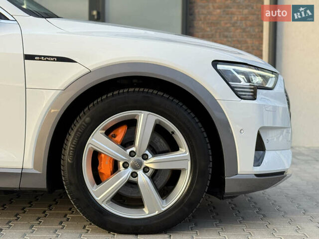Білий Ауді E-Tron, об'ємом двигуна 0 л та пробігом 98 тис. км за 29700 $, фото 24 на Automoto.ua