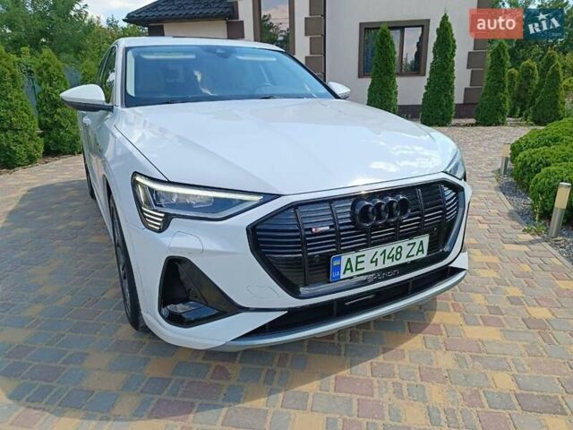 Белый Ауди E-Tron, объемом двигателя 0 л и пробегом 92 тыс. км за 32500 $, фото 4 на Automoto.ua