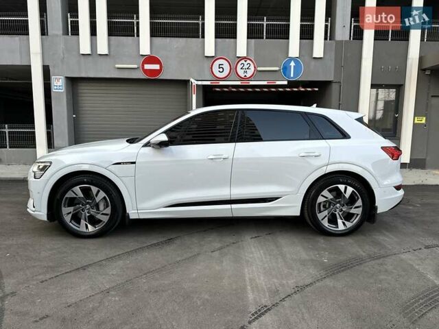 Білий Ауді E-Tron, об'ємом двигуна 0 л та пробігом 41 тис. км за 37500 $, фото 3 на Automoto.ua